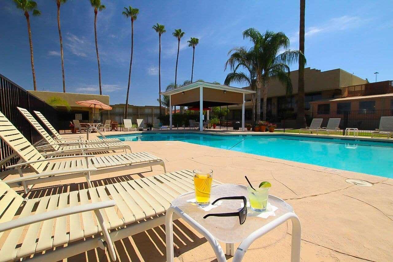 Hotel Ramada By Wyndham Tucson Exterior foto