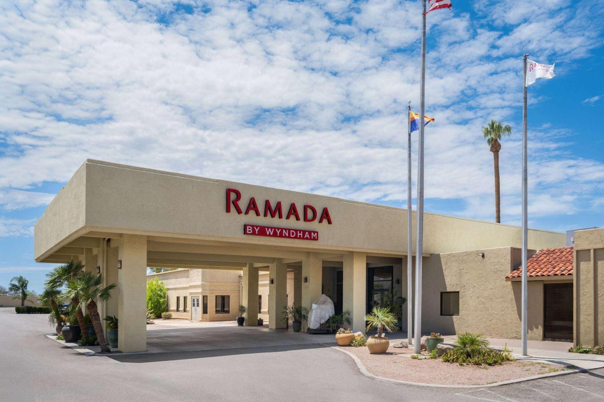 Hotel Ramada By Wyndham Tucson Exterior foto
