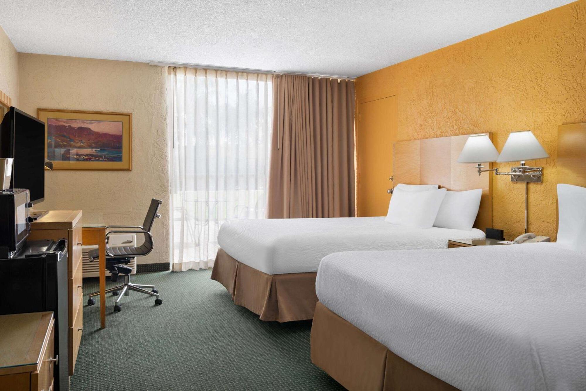 Hotel Ramada By Wyndham Tucson Exterior foto